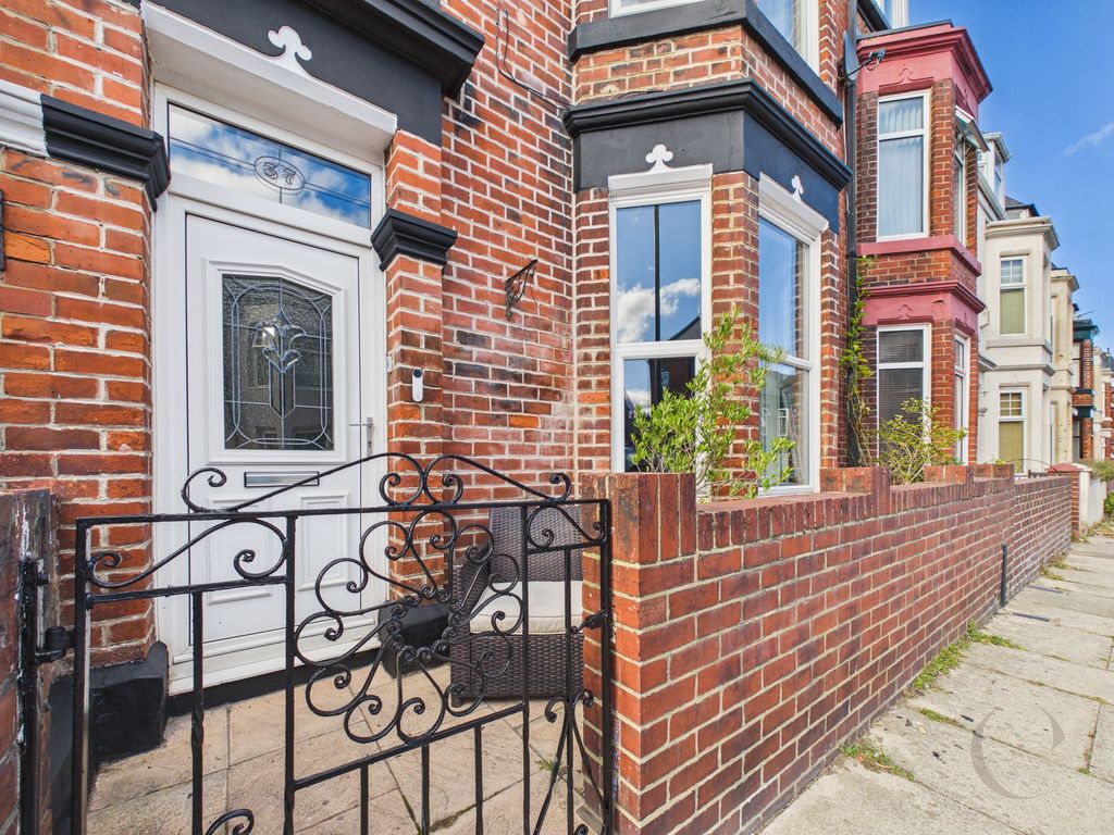 Property photo 1 of 25