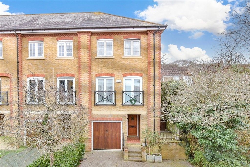 Property photo 3 of 12 External (Web)