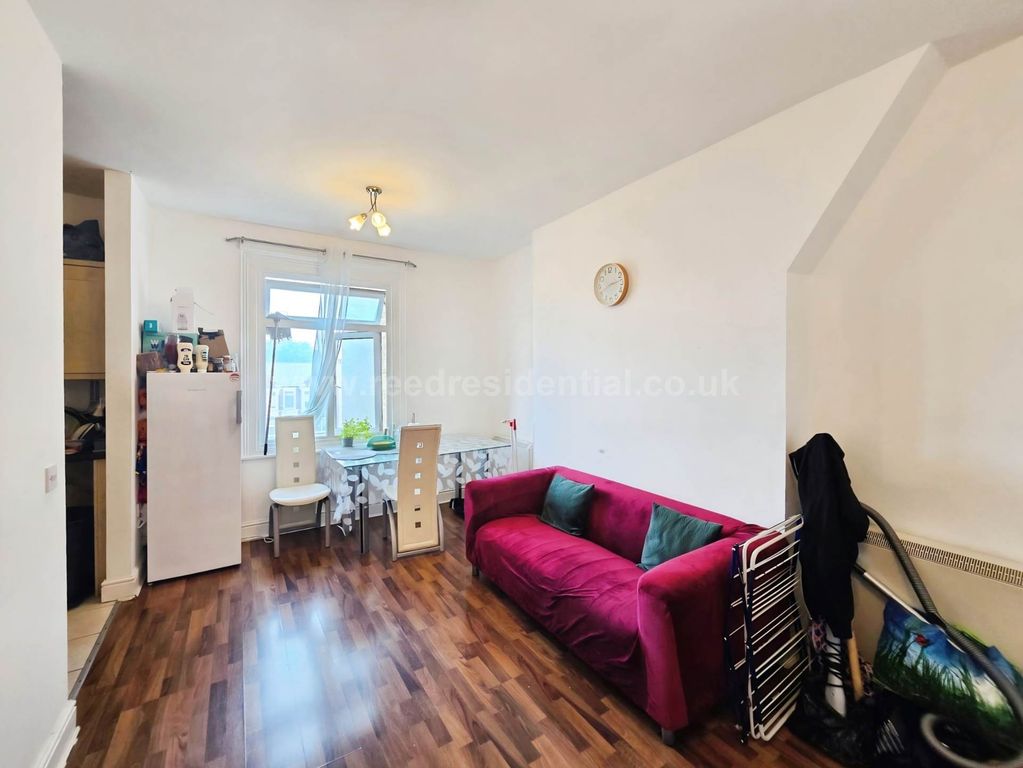 Property photo 3 of 6