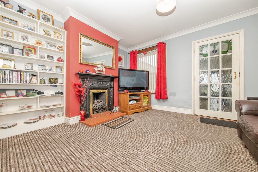 Property photo 3 of 13
