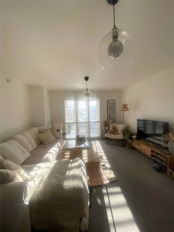 Property photo 2 of 6 Picture No. 10