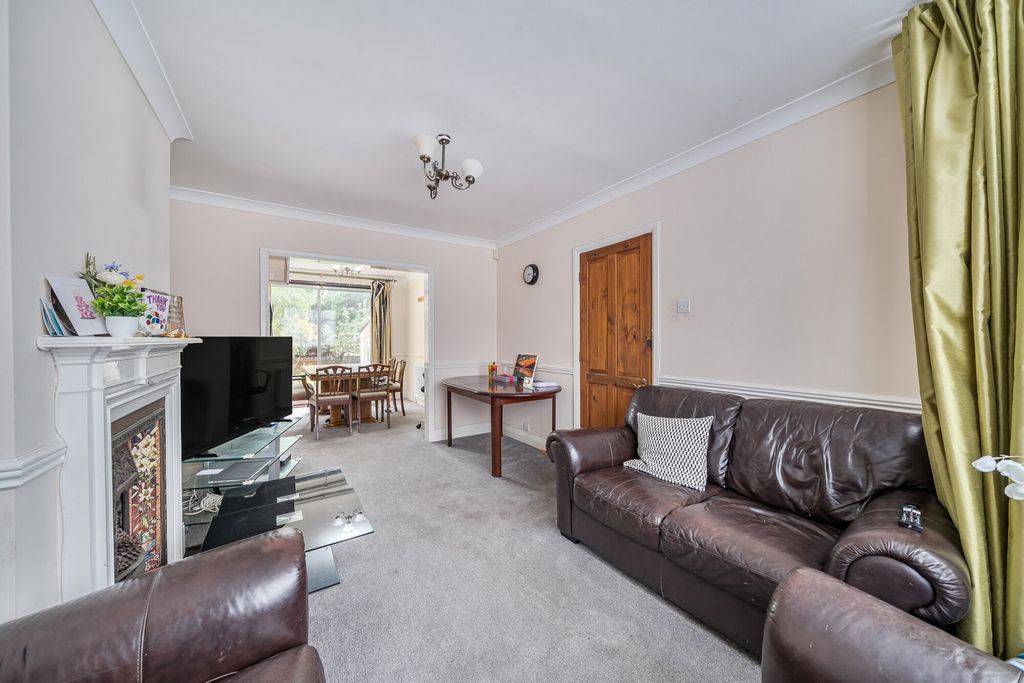 Property photo 3 of 19 1370674-2-68F2624...