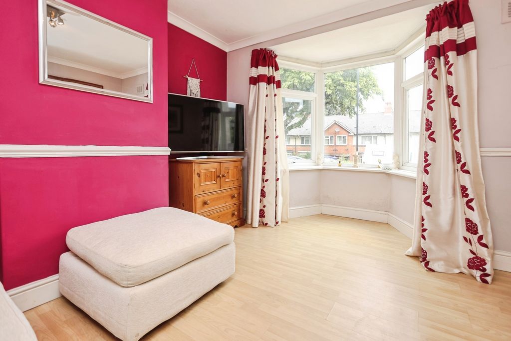 Property photo 3 of 18 Pbox-Img.Jpg