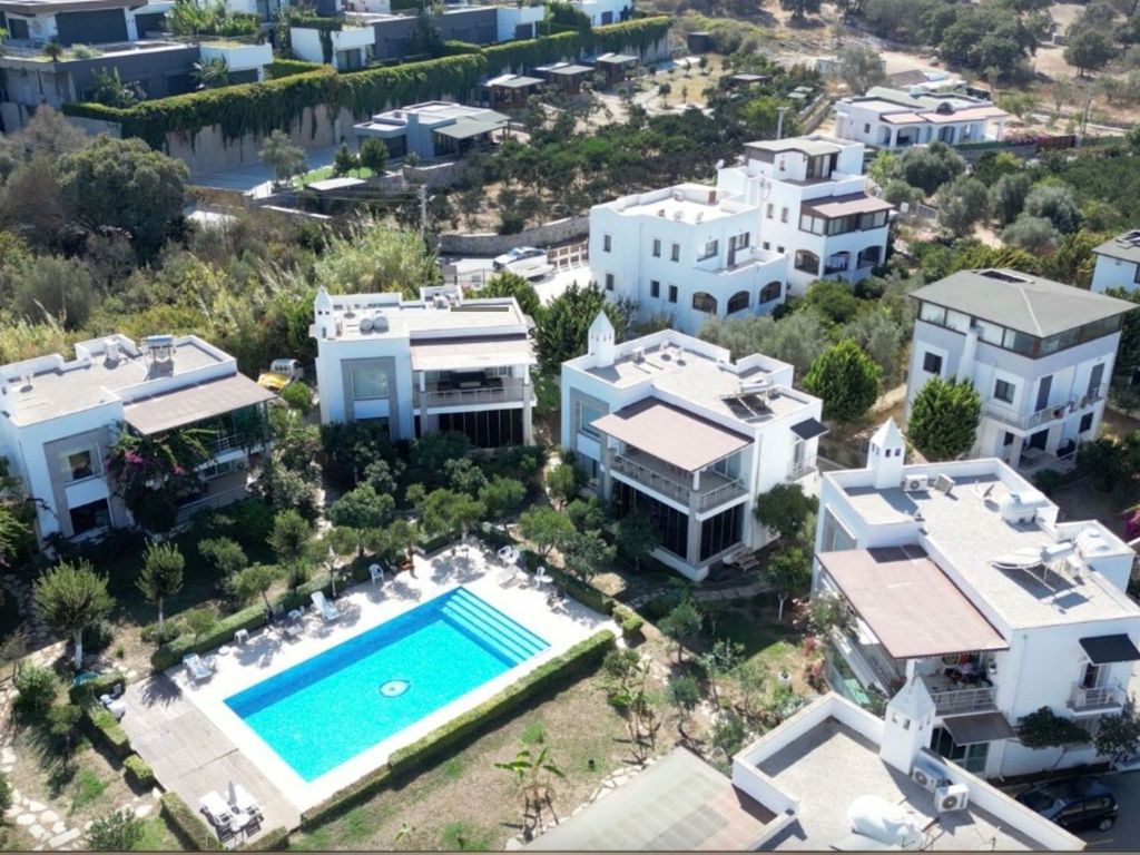 Property photo 3 of 23 A Delightful Apartment In Bodrum For Sale - A Boutique Complex Of Luxury Properties