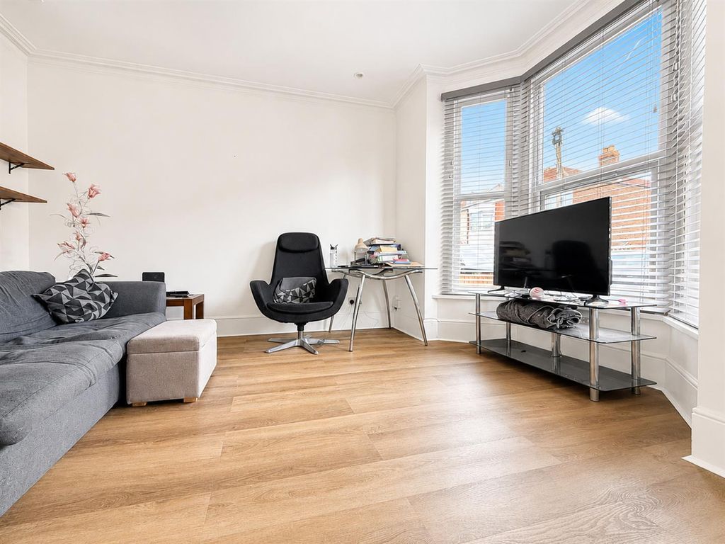 Property photo 2 of 13 7A855Fd2-C383-45C5-A2D5-57A69F17Eee1.Jpg