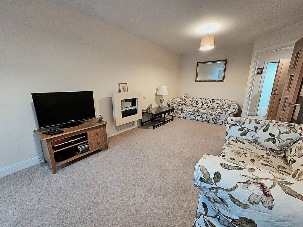 Property photo 2 of 26