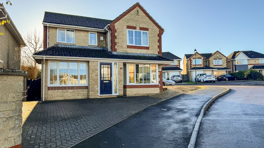 Property photo 1 of 16 Image00013