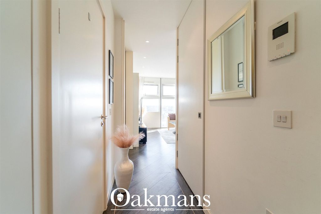 Property photo 3 of 30 Picture No. 12