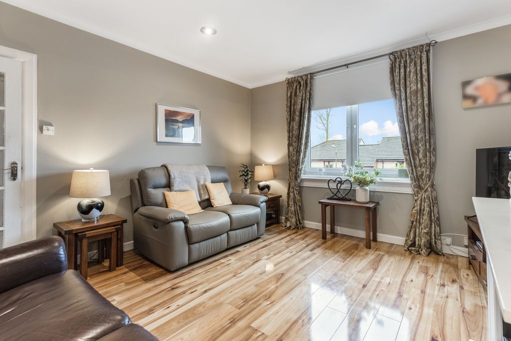 Property photo 3 of 31