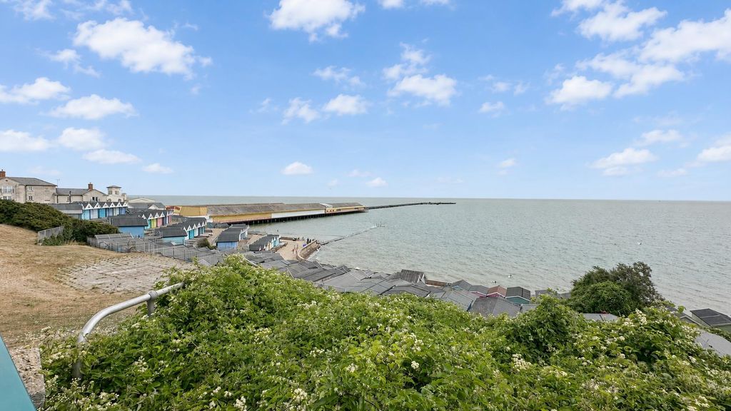 Property photo 2 of 14 Seafront Location