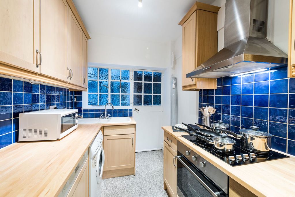 Property photo 2 of 5