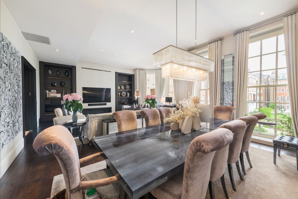 Property photo 3 of 16 4 Warburton Hse Rec 1
