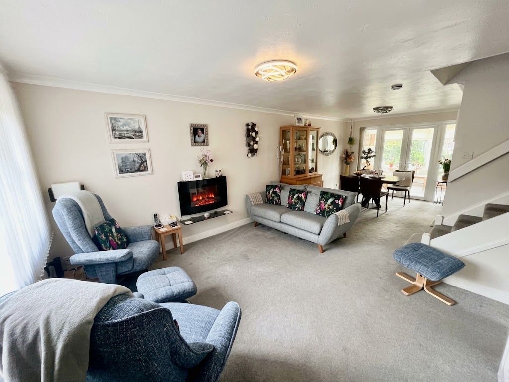 Property photo 2 of 21