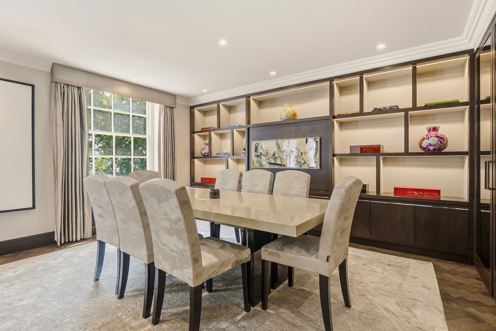 Property photo 3 of 14 Dining Area