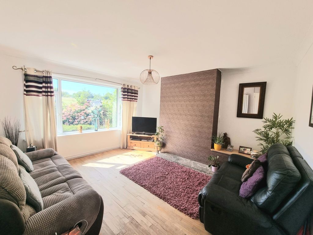 Property photo 3 of 33