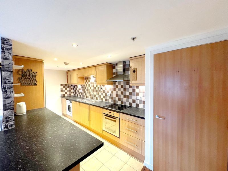 Property photo 3 of 10 Photo 6