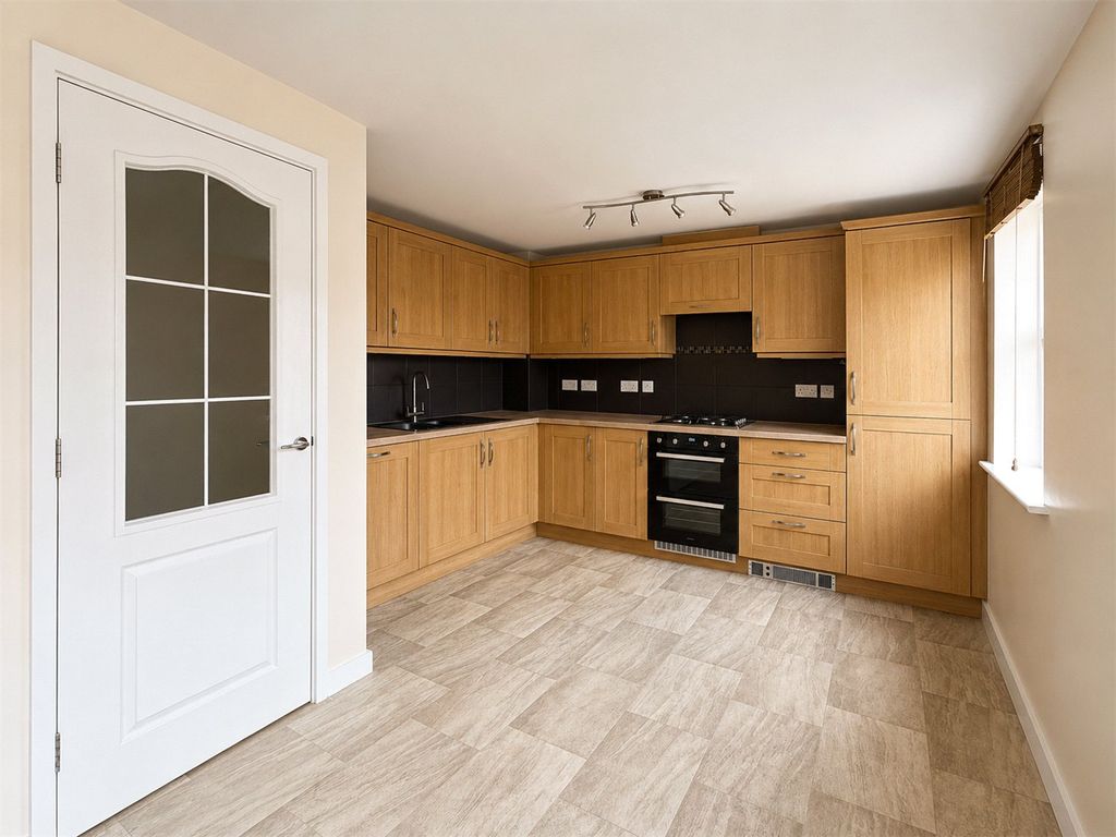 Property photo 2 of 18 Picture No. 13