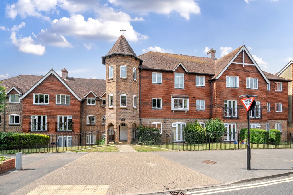 Property photo 1 of 16