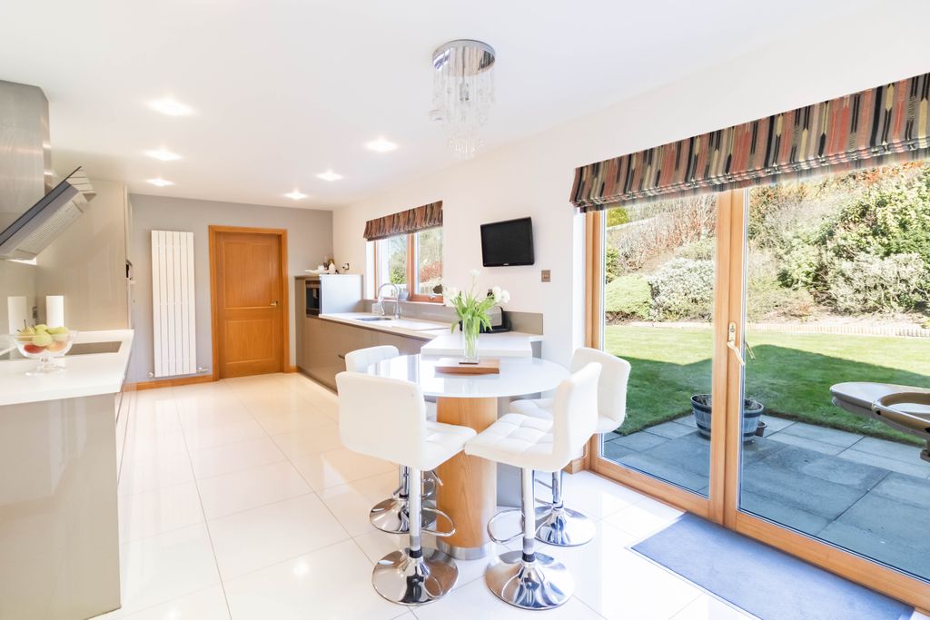 Property photo 3 of 43 Kitchen