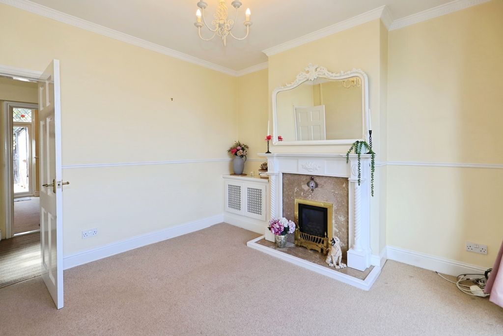 Property photo 3 of 19 Pbox-Img.Jpg