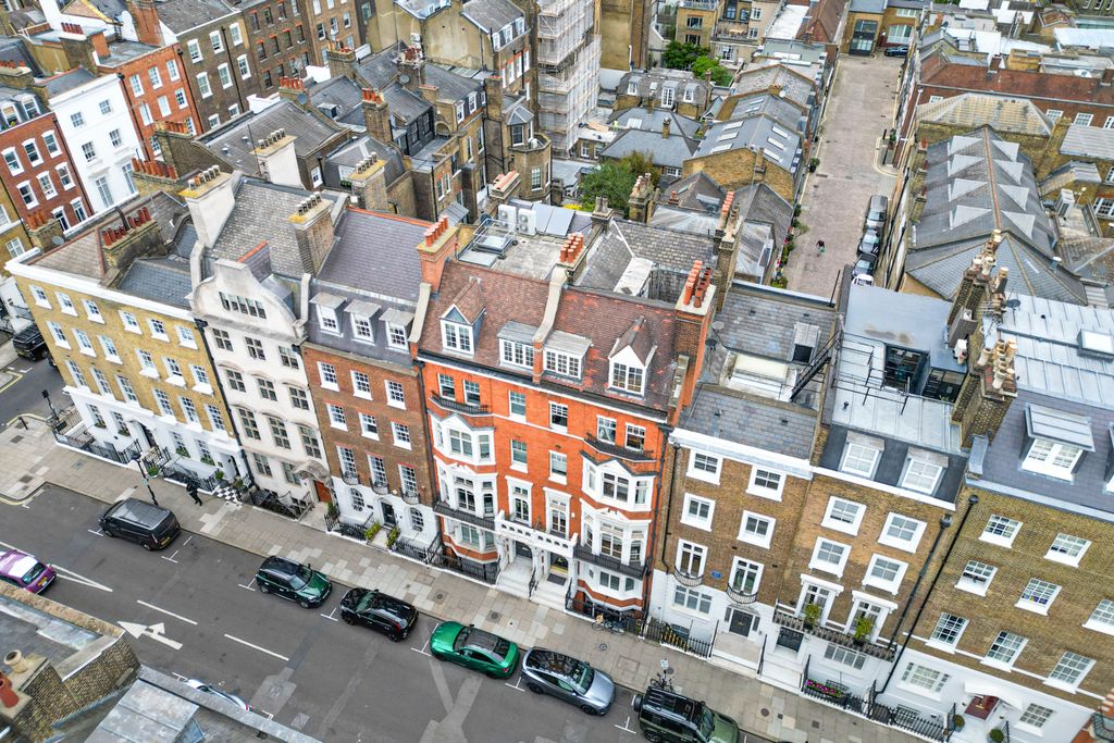 Property photo 2 of 35 30 Queen Anne Street, London W1G 8Hx