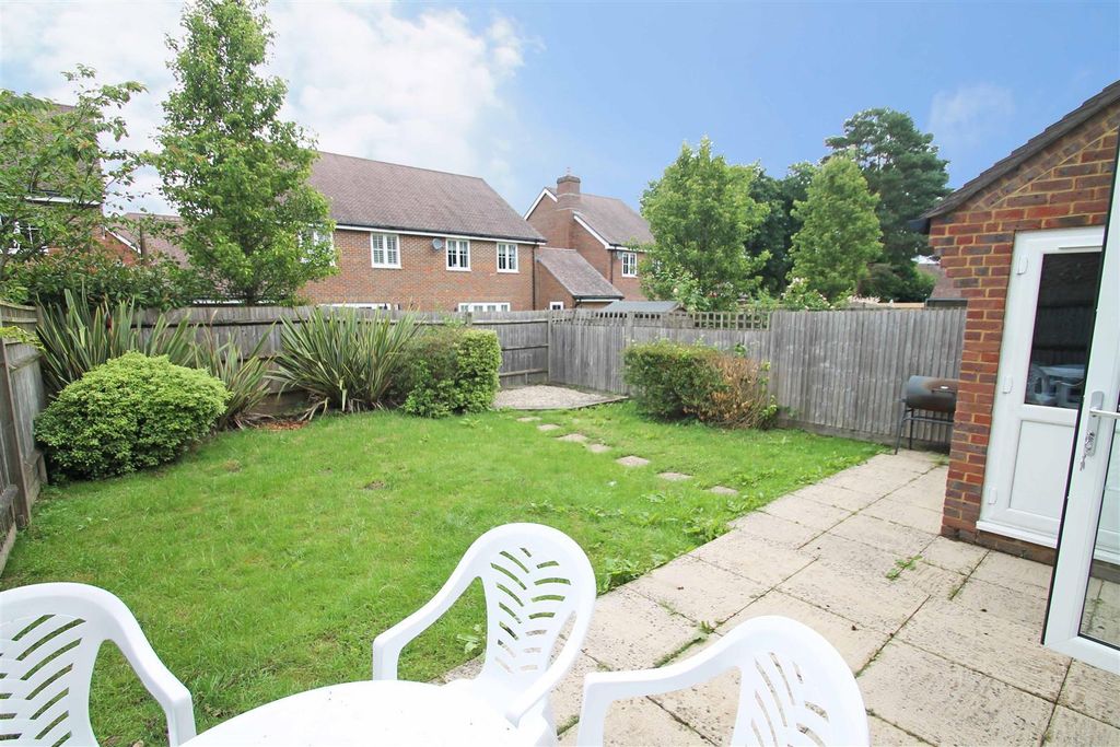Property photo 2 of 9 Garden.Jpg