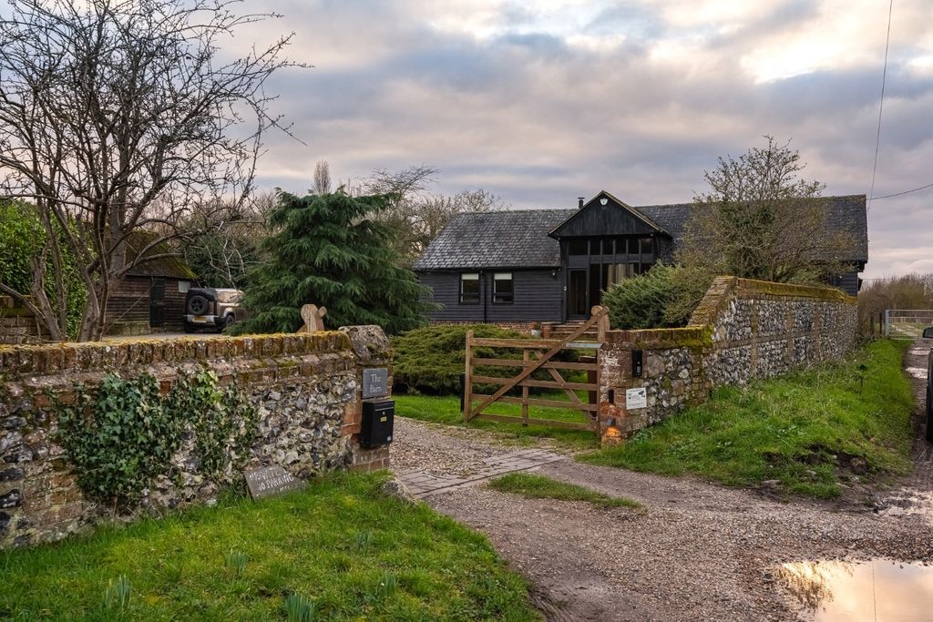 Property photo 1 of 32 3386081