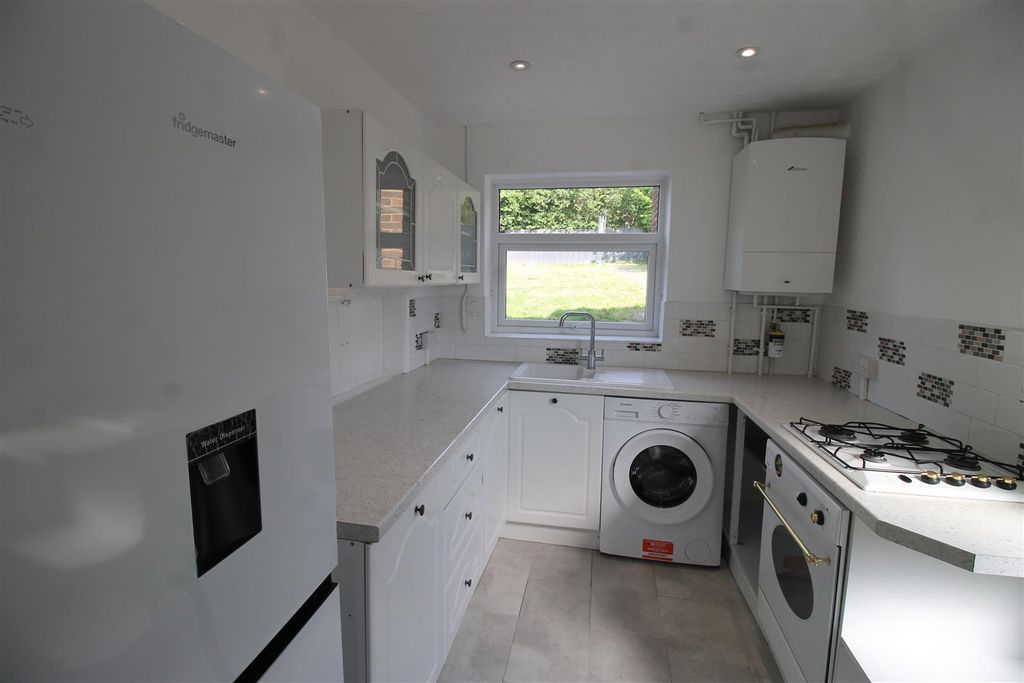 Property photo 3 of 7 Kitchen.Jpg