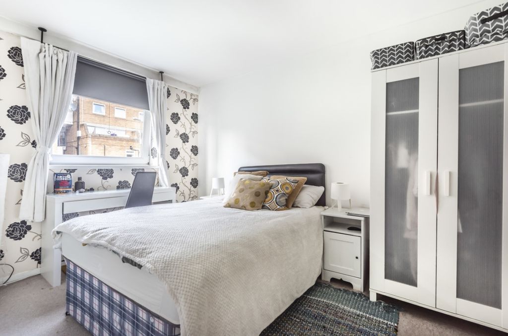 Property photo 3 of 6 565185 (5)