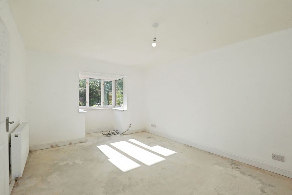 Property photo 3 of 19 Pbox-Img.Jpg