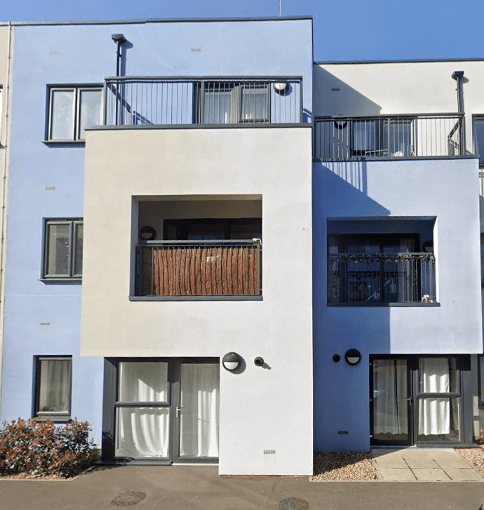 Property photo 1 of 7 2 Bed House In Southall
