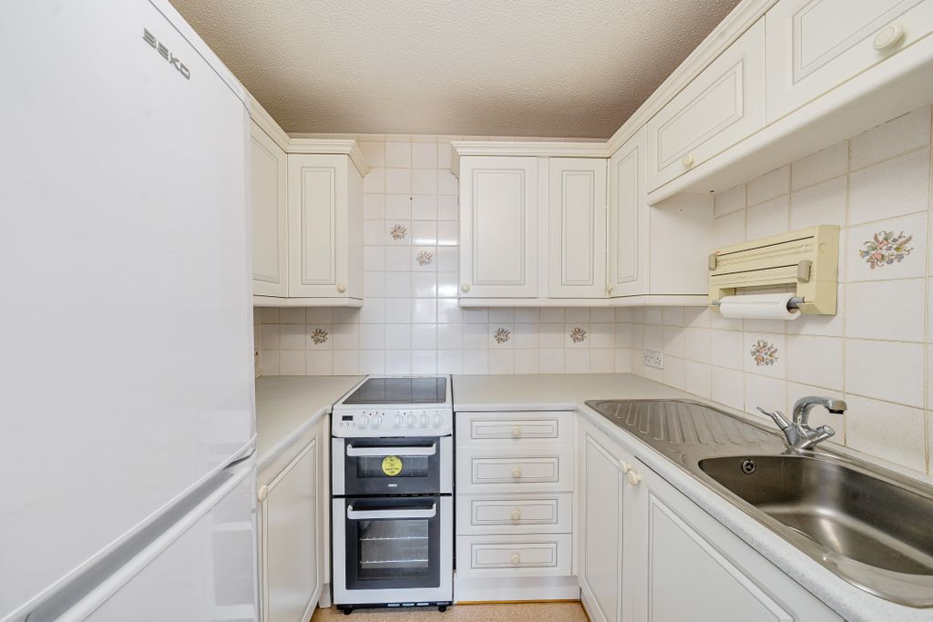 Property photo 3 of 13 Kitchen
