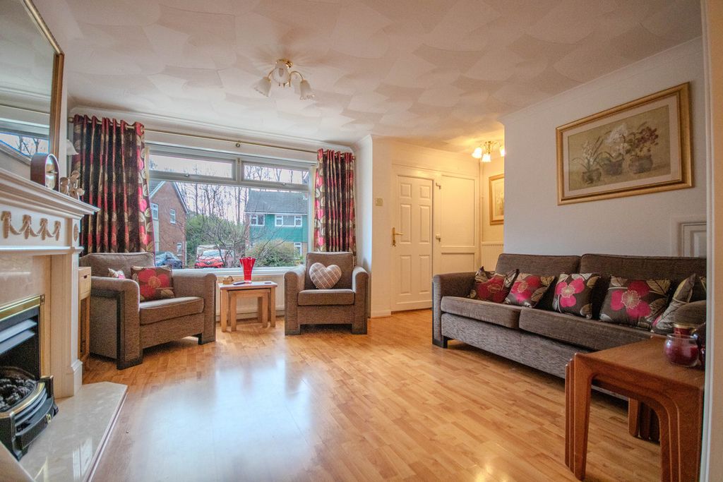 Property photo 3 of 25