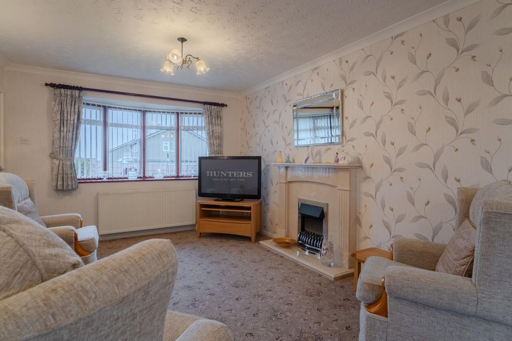 Property photo 2 of 16 Lawnswood Road-13.Jpg