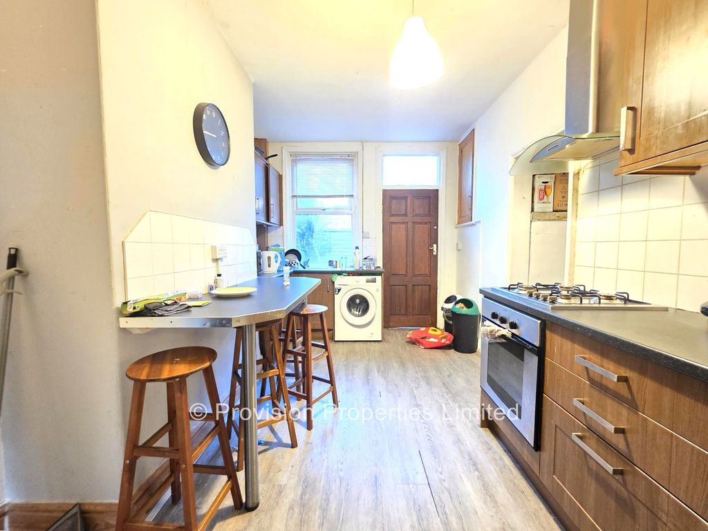 Property photo 3 of 5 Photo