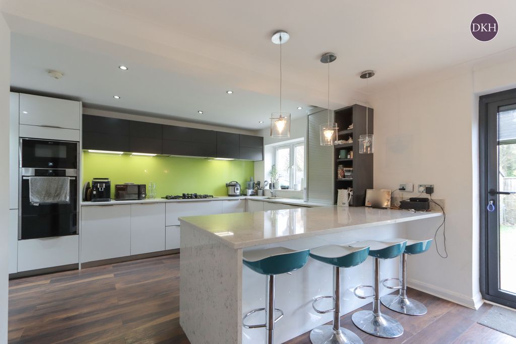 Property photo 2 of 13 Picture No. 02