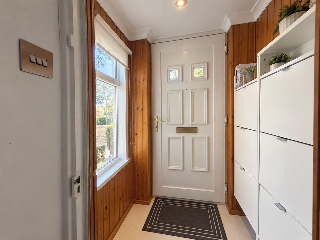 Property photo 2 of 10 05.Png