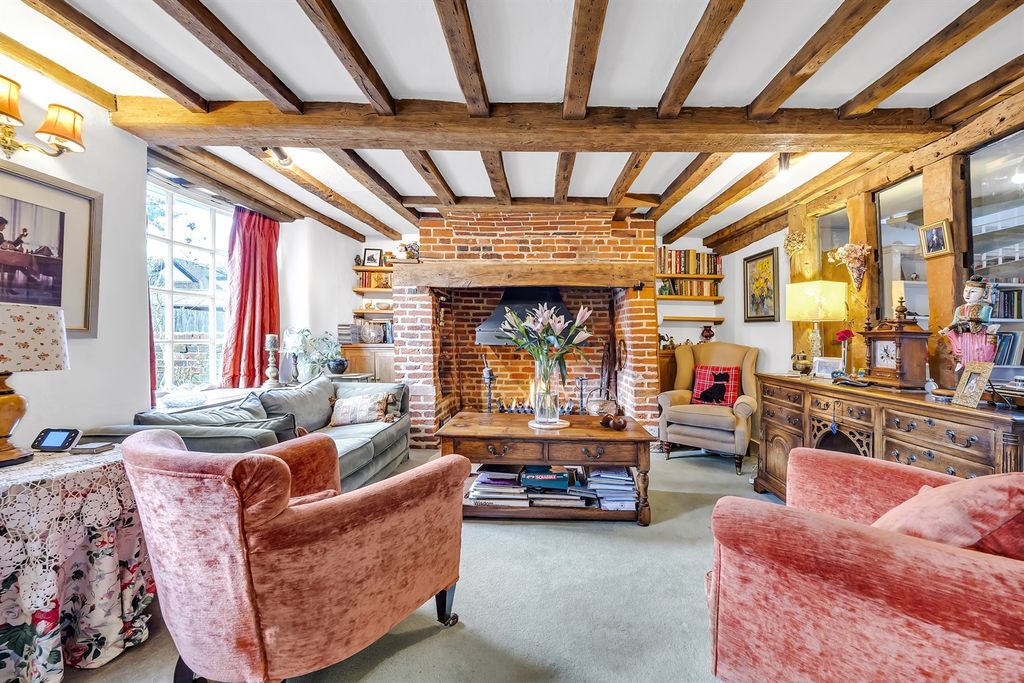 Property photo 2 of 24 Cricketers Lane