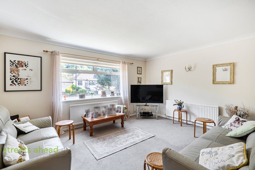 Property photo 2 of 16 E3d68c6F-3961-49d...