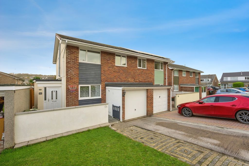 Property photo 1 of 18 Photo