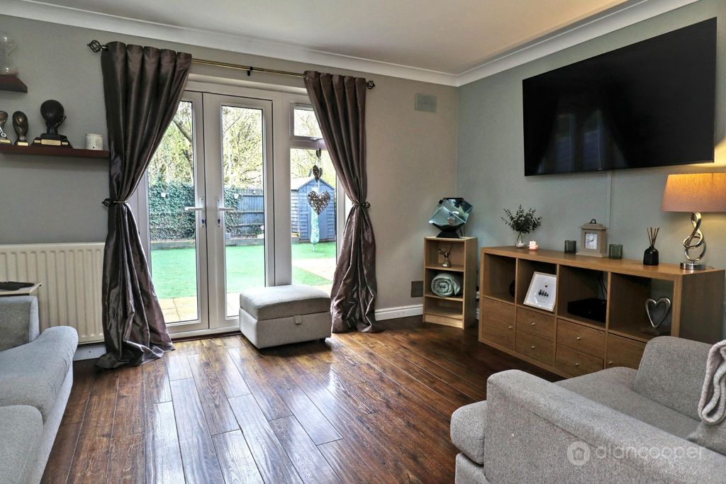 Property photo 2 of 20 5019883