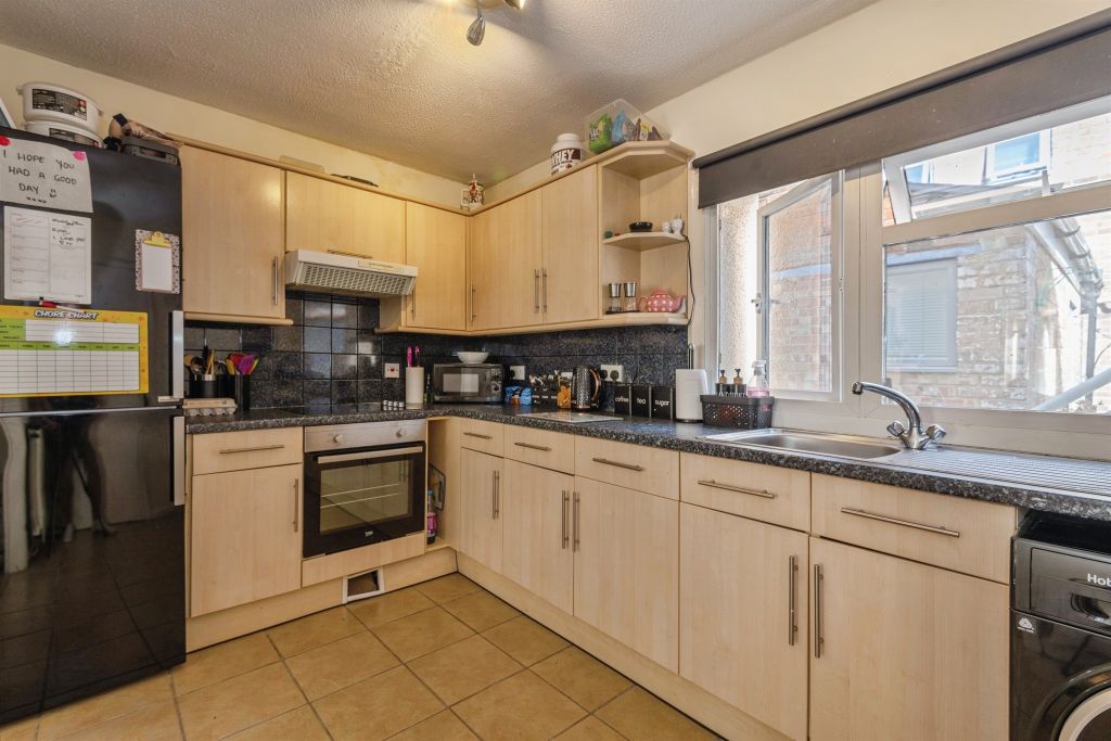 Property photo 3 of 24