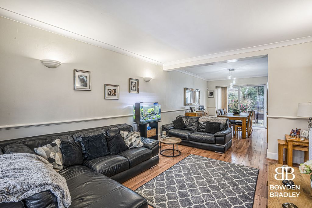 Property photo 2 of 22