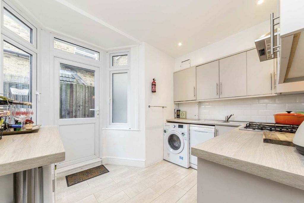 Property photo 2 of 7