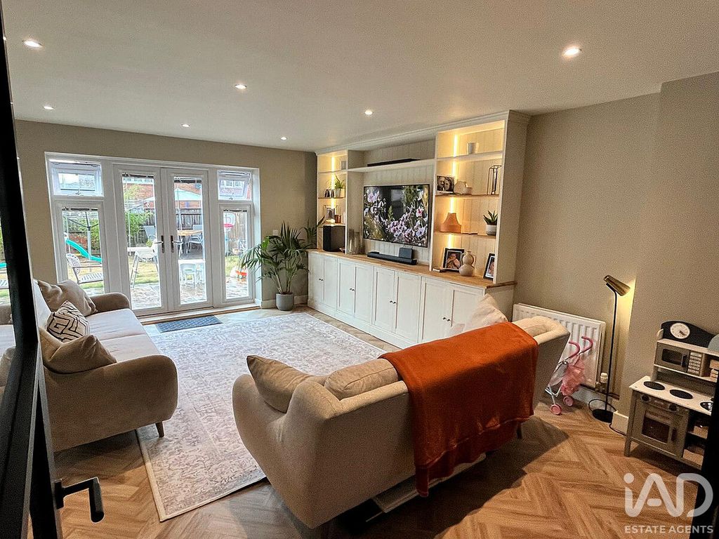 Property photo 2 of 18