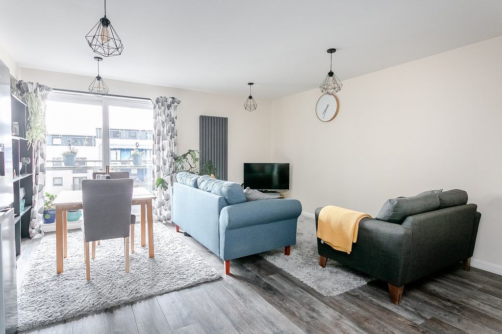 Property photo 3 of 25