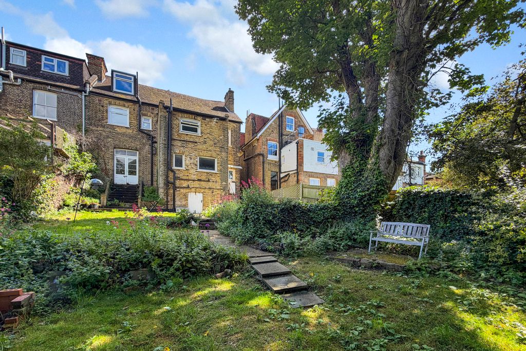 Property photo 2 of 13