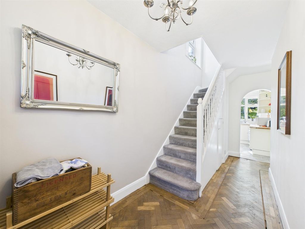 Property photo 2 of 17 Cam02885G0-Pr0489-Still005.Jpg