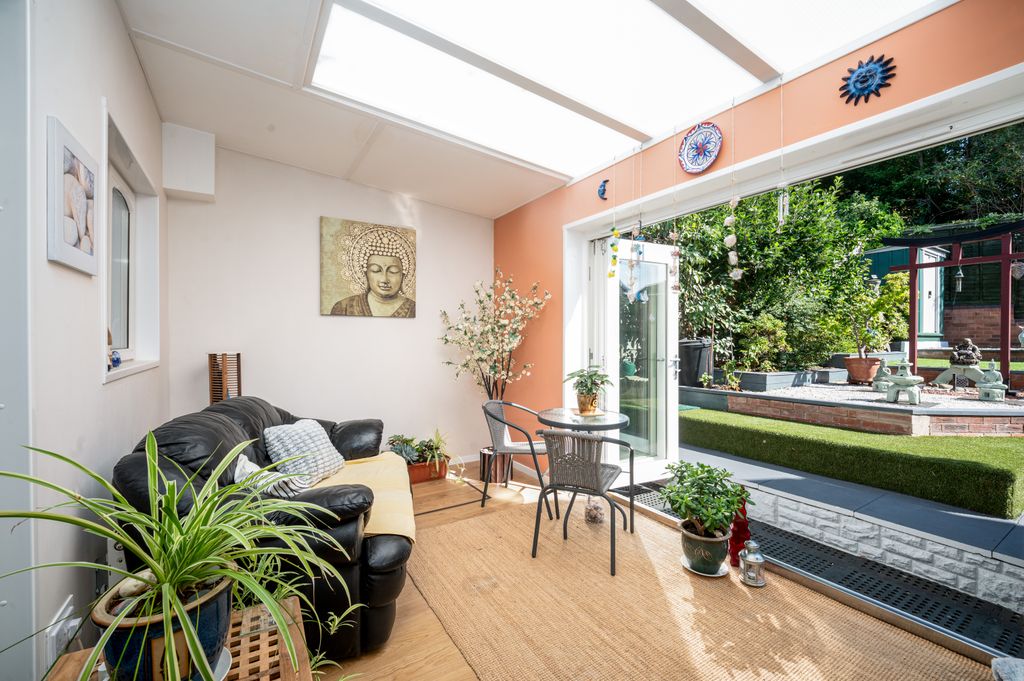 Property photo 3 of 24 08