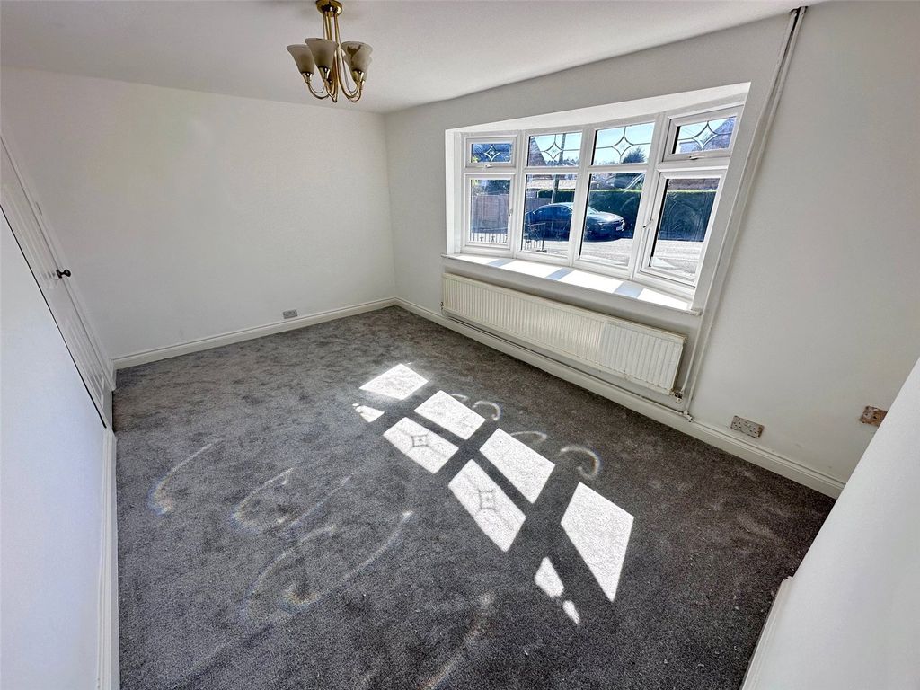 Property photo 3 of 12 Lounge